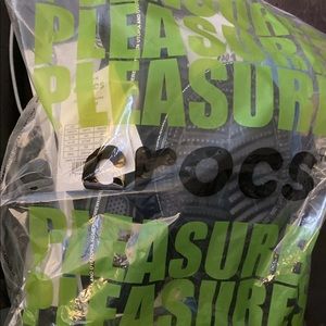 crocs dimitri clog pleasures